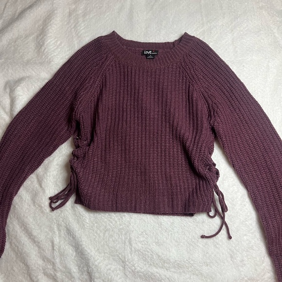 Melrose sweater top ! - Picture 1 of 2